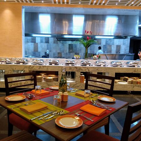 Angsana Oasis Spa & Resort Yelahanka Esterno foto