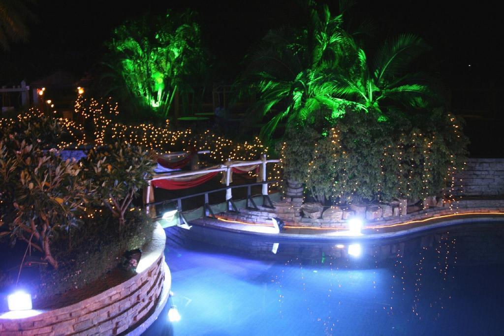 Angsana Oasis Spa & Resort Yelahanka Esterno foto