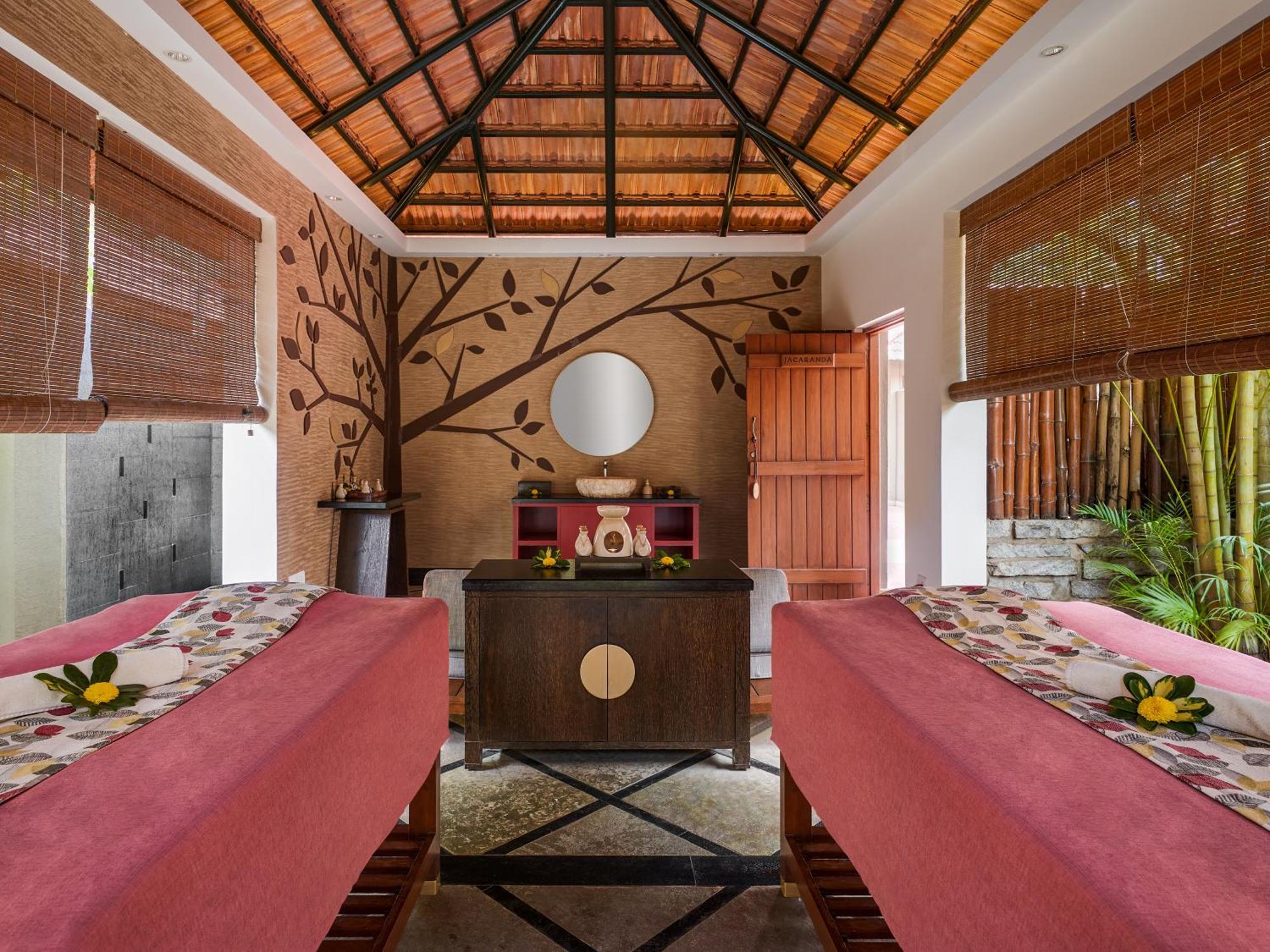 Angsana Oasis Spa & Resort Yelahanka Esterno foto
