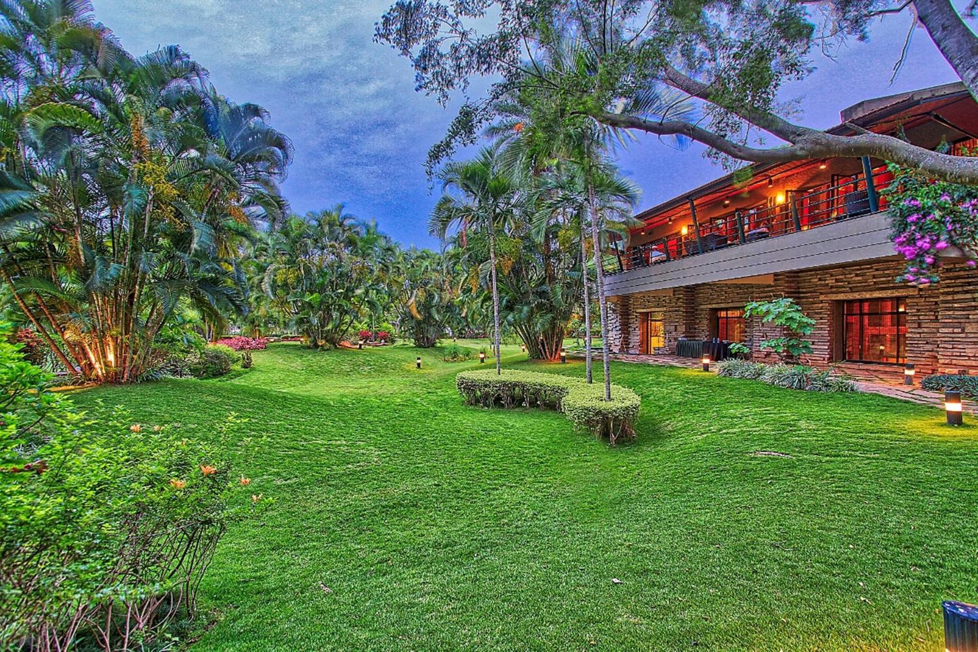 Angsana Oasis Spa & Resort Yelahanka Esterno foto