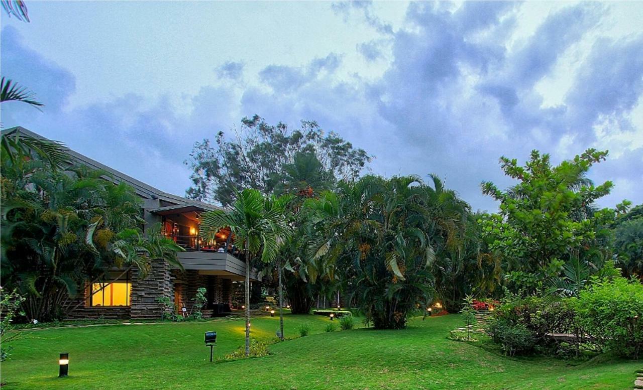 Angsana Oasis Spa & Resort Yelahanka Esterno foto
